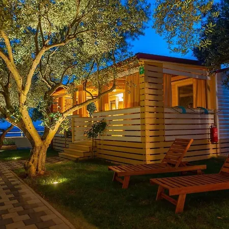 Mobile Pecten 03 Holiday home Pakostane